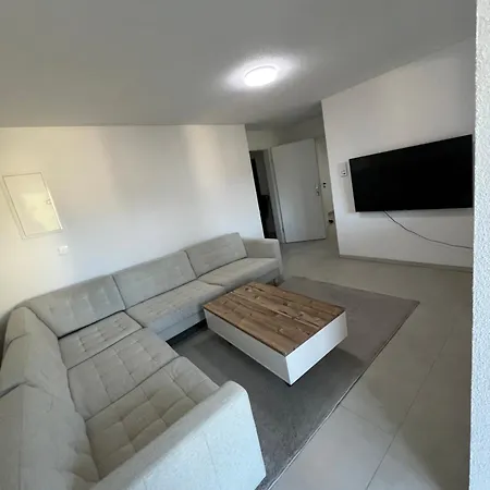 Moderne Helle 2 Neubau Daire *