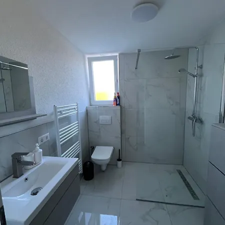 Moderne Helle 2 Neubau Daire