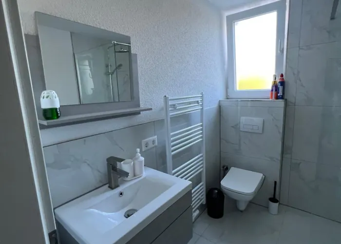 Moderne Helle 2 Neubau * ツットリンゲン