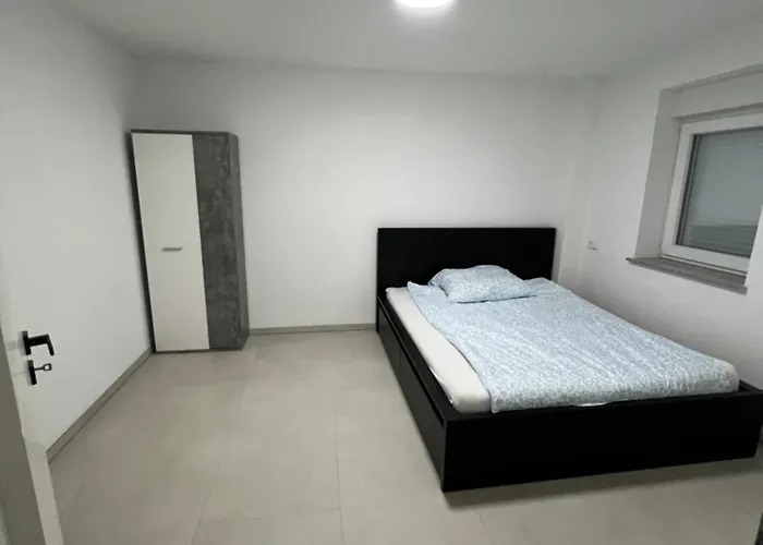 Moderne Helle 2 Neubau アパート